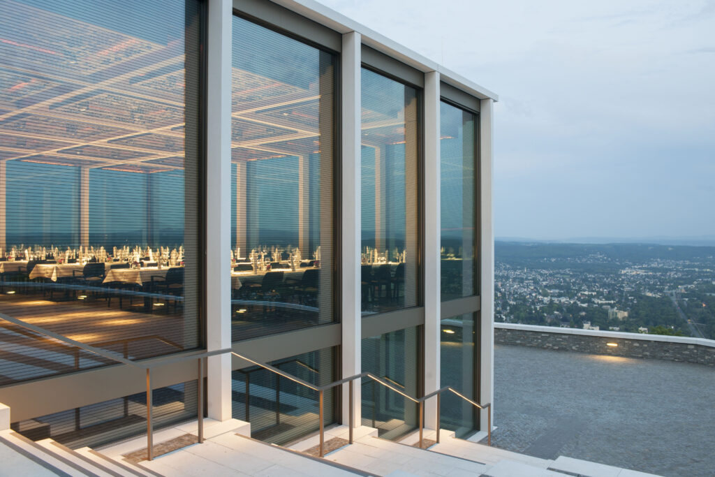 Neubau Glaskubus Drachenfels