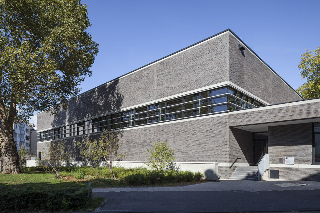 Dreifachsporthalle Ellerstraße